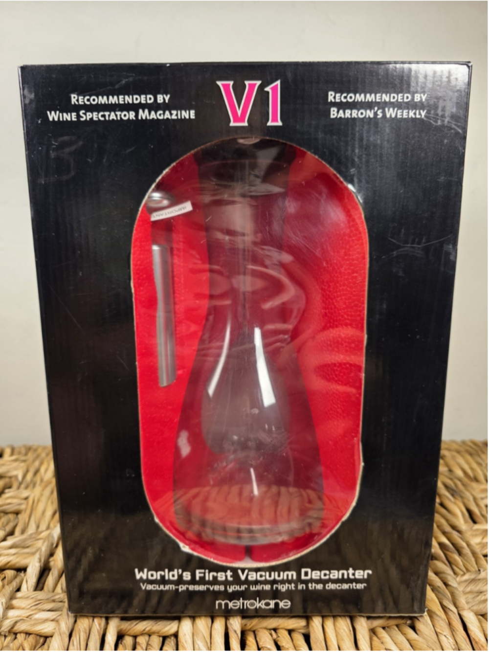 Metrokane V1 Vacuum Wine Decanter 50 Oz Lead Free Crystal Preserver Set Box